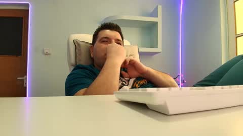 Snapshot of jasonjacks8 chatting on October 25, 11:45 am JasonJacks online show from October 25, 11:45 am