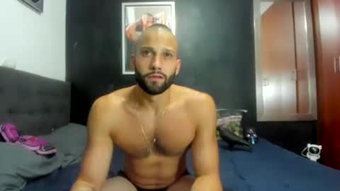 Snapshot of jasonmartiinez chatting on October 7, 5:00 am online show from October 7, 5:00 am