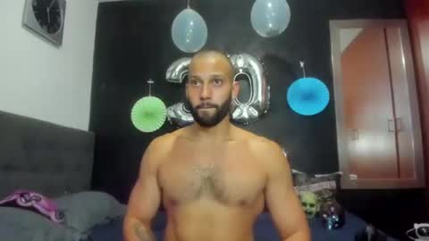 Snapshot of jasonmartiinez chatting on October 9, 8:47 pm online show from October 9, 8:47 pm