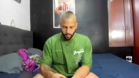 Snapshot of jasonmartiinez chatting on February 22, 6:50 am online show from February 22, 6:50 am