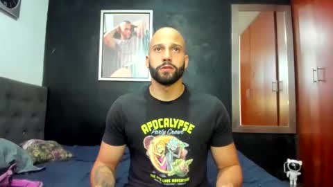    online show from December 18, 3:52 pm