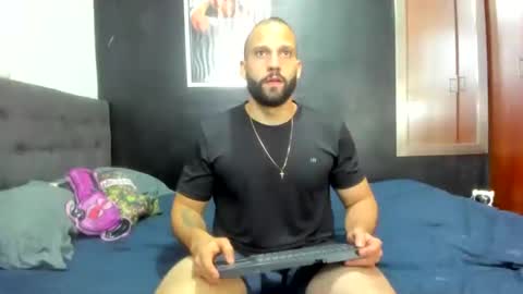 Snapshot of jasonmartiinez chatting on February 28, 9:58 am online show from February 28, 9:58 am