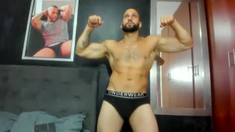 Snapshot of jasonmartiinez chatting on December 19, 6:23 am online show from December 19, 6:23 am