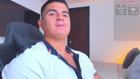 Snapshot of jasperbrooksx chatting on October 25, 10:33 pm JBrooksXx online show from October 25, 10:33 pm