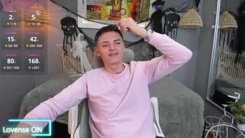 jasperjohnson online show from October 25, 3:52 am