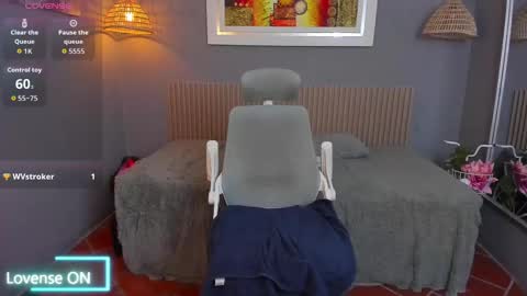 jasperjohnson online show from November 9, 5:11 am