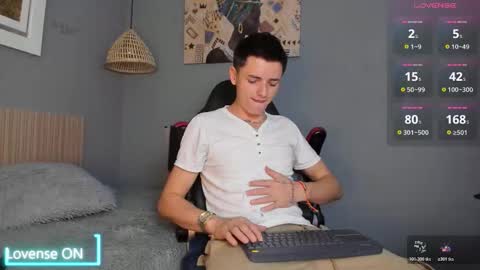 jasperjohnson online show from November 22, 3:28 am