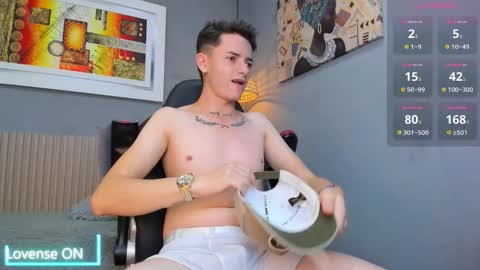 jasperjohnson online show from November 21, 3:27 am