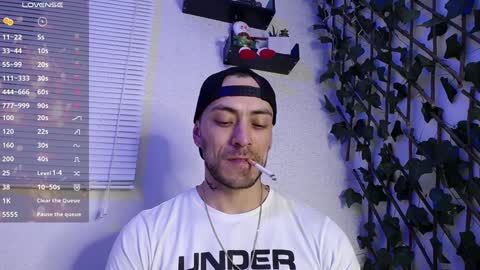 Snapshot of jasson_king01 chatting on December 7, 5:37 am JKing online show from December 7, 5:37 am