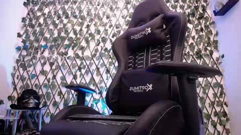 Snapshot of jasson_king01 chatting on September 17, 10:16 am JKing online show from September 17, 10:16 am