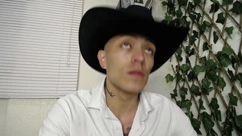Snapshot of jasson_king01 chatting on January 12, 2:14 am JKing online show from January 12, 2:14 am