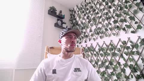 Snapshot of jasson_king01 chatting on March 8, 9:29 pm JKing online show from March 8, 9:29 pm