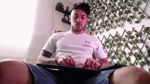 Snapshot of jasson_king01 chatting on February 20, 9:09 pm JKing online show from February 20, 9:09 pm