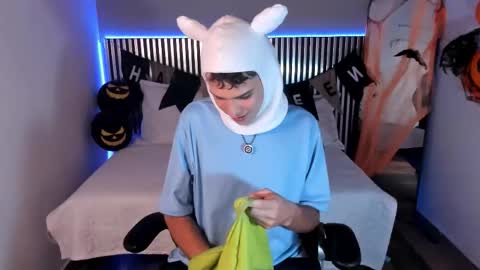 J A S S O N  online show from October 31, 7:50 pm