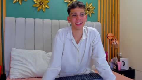 J A S S O N  online show from December 21, 1:42 pm