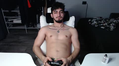 Jastin online show from February 4, 8:38 pm