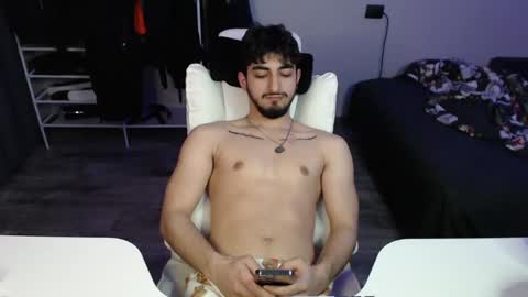 Jastin online show from February 6, 7:29 pm