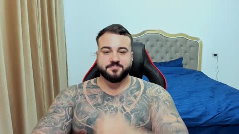 Snapshot of javicute4u chatting on December 16, 8:26 pm Javi online show from December 16, 8:26 pm
