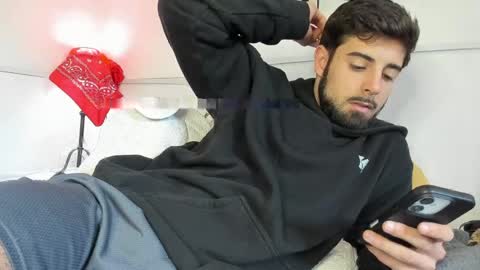 Javier  online show from May 5, 5:02 pm