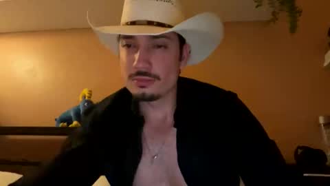 javierrv online show from February 21, 8:15 am