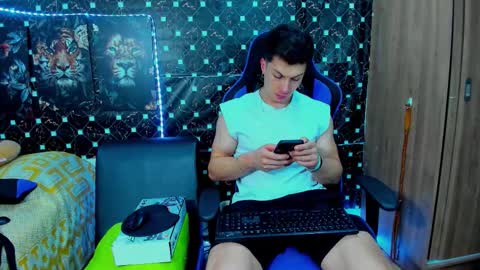 Snapshot of javiersexymann chatting on October 2, 10:03 pm Javier online show from October 2, 10:03 pm