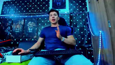 Snapshot of javiersexymann chatting on October 9, 12:15 am Javier online show from October 9, 12:15 am
