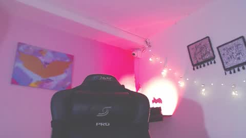 jax25_os online show from November 3, 8:43 pm