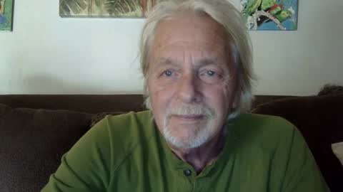 Snapshot of jay_jay1475 chatting on December 15, 8:04 pm jay-jay1475 online show from December 15, 8:04 pm