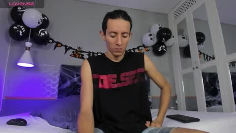 jay_russell online show from October 12, 11:59 am