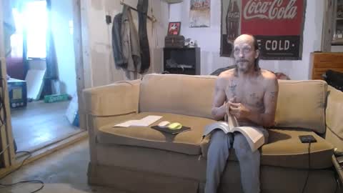 Snapshot of jay_short7863 chatting on February 25, 3:38 pm O F jay short786 online show from February 25, 3:38 pm