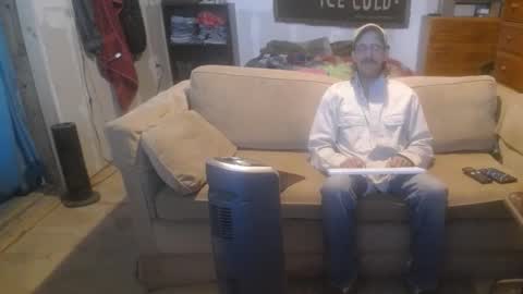 Snapshot of jay_short7863 chatting on January 11, 5:51 pm O F jay short786 online show from January 11, 5:51 pm
