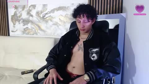 jay_taylor1_ online show from March 5, 3:47 am