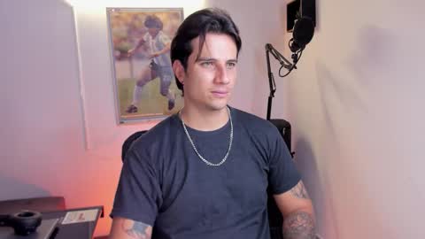 Snapshot of jayalvarrez_ chatting on October 23, 7:06 pm Jay Alvarrez online show from October 23, 7:06 pm