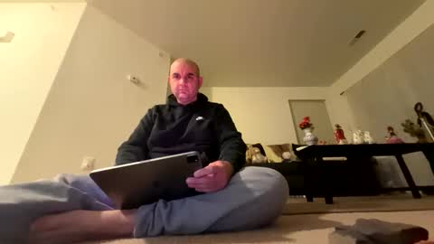 jaybee0986 online show from February 5, 7:50 am