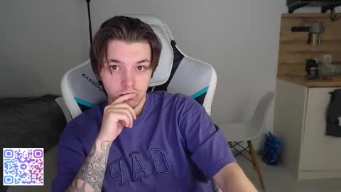 Snapshot of jayce_icestone chatting on October 21, 8:39 am Jayce online show from October 21, 8:39 am