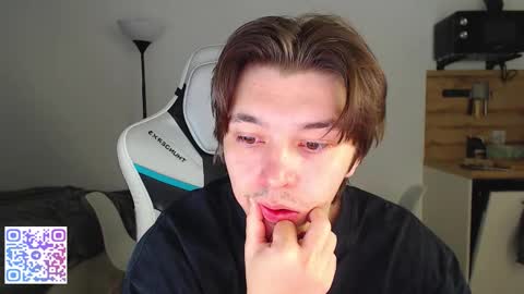 Snapshot of jayce_icestone chatting on October 20, 5:44 am Jayce online show from October 20, 5:44 am