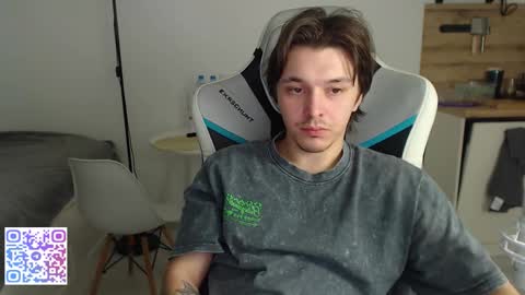 Snapshot of jayce_icestone chatting on October 31, 4:21 pm Jayce online show from October 31, 4:21 pm