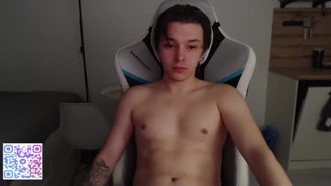 Snapshot of jayce_icestone chatting on October 25, 4:14 am Jayce online show from October 25, 4:14 am