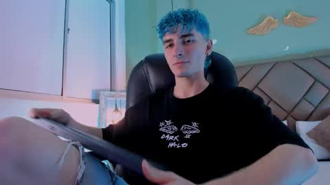 jaydenvillalobos online show from September 12, 9:48 pm