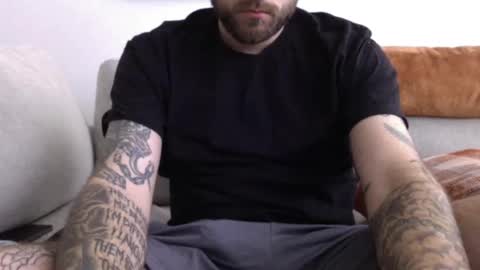 Snapshot of jayg333 chatting on February 21, 9:54 pm jayg333 online show from February 21, 9:54 pm