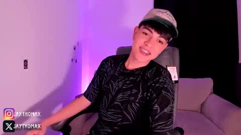 jaythomax online show from October 1, 2:04 am