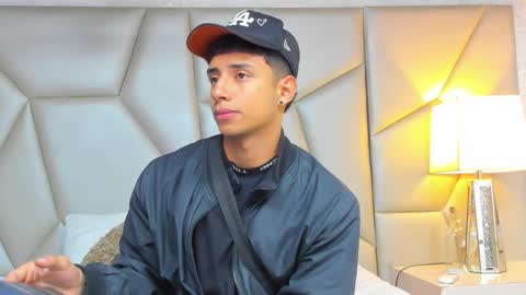 Snapshot of jaze_bradley chatting on March 10, 11:23 am jaze_bradley online show from March 10, 11:23 am