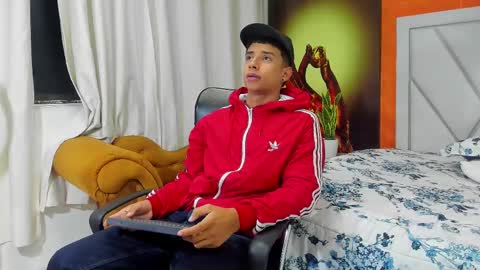 Snapshot of jaze_bradley chatting on February 25, 11:19 am jaze_bradley online show from February 25, 11:19 am