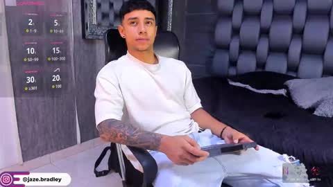 Snapshot of jaze_bradley chatting on September 16, 11:33 am jaze_bradley online show from September 16, 11:33 am