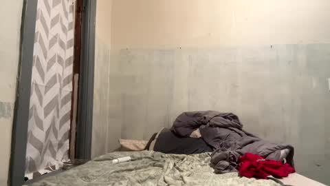 jbutts32 online show from January 6, 10:57 am