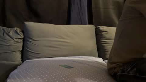 JcMax305 online show from February 15, 4:15 pm