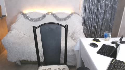 Angel online show from December 28, 2:54 am