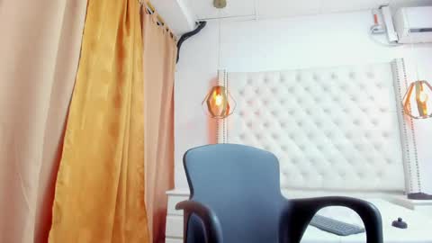 JEAN online show from May 8, 10:10 pm