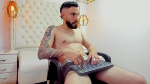 JEAN online show from May 7, 9:59 pm