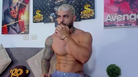 Snapshot of jean_lopez chatting on March 5, 12:16 am Jean axelcrow Modelo Independiente online show from March 5, 12:16 am